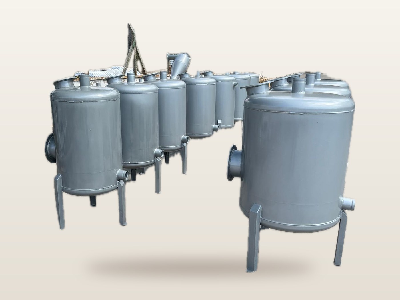 Sevkiyat bekleyen filtre tankları