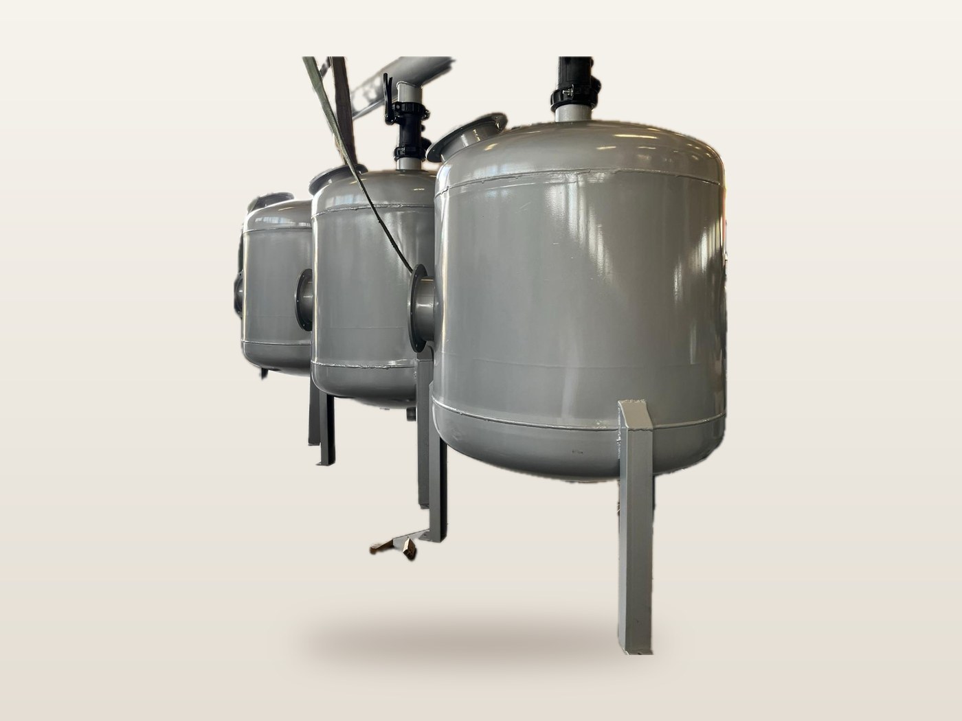 Fabrikada imalatı biten filtre tankları